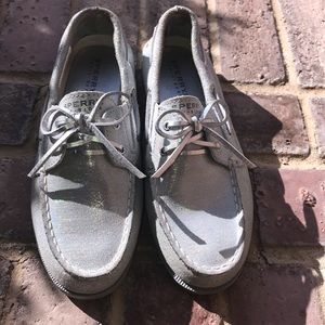 Size 3 girls holographic Sprerry Boat Shoes.